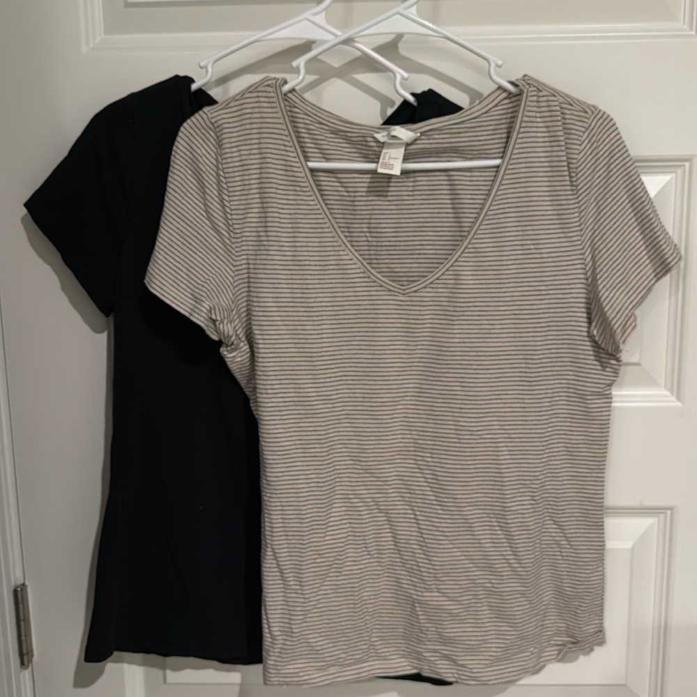 2 H&M large women’s tops
